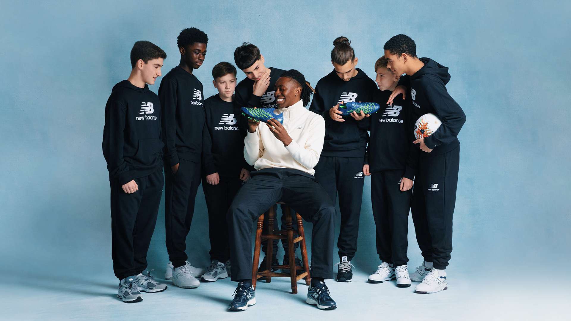 中超第一轮比赛全部结束，球迷们热情高涨，期待更多精彩赛事.